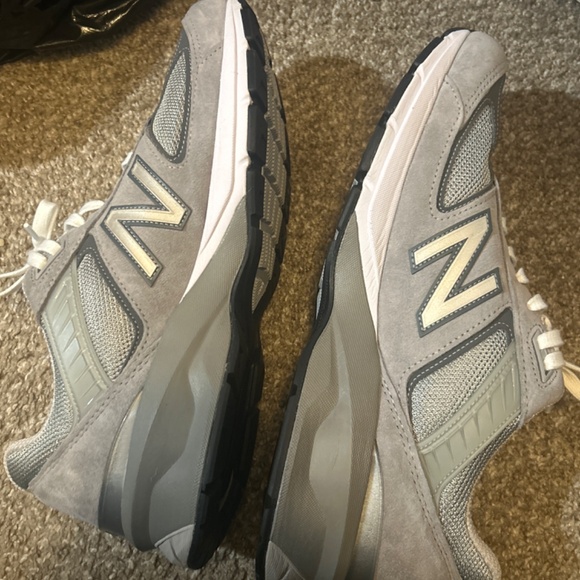 BRAND NEW NEW BALANCE 990 V5 - Picture 15 of 15